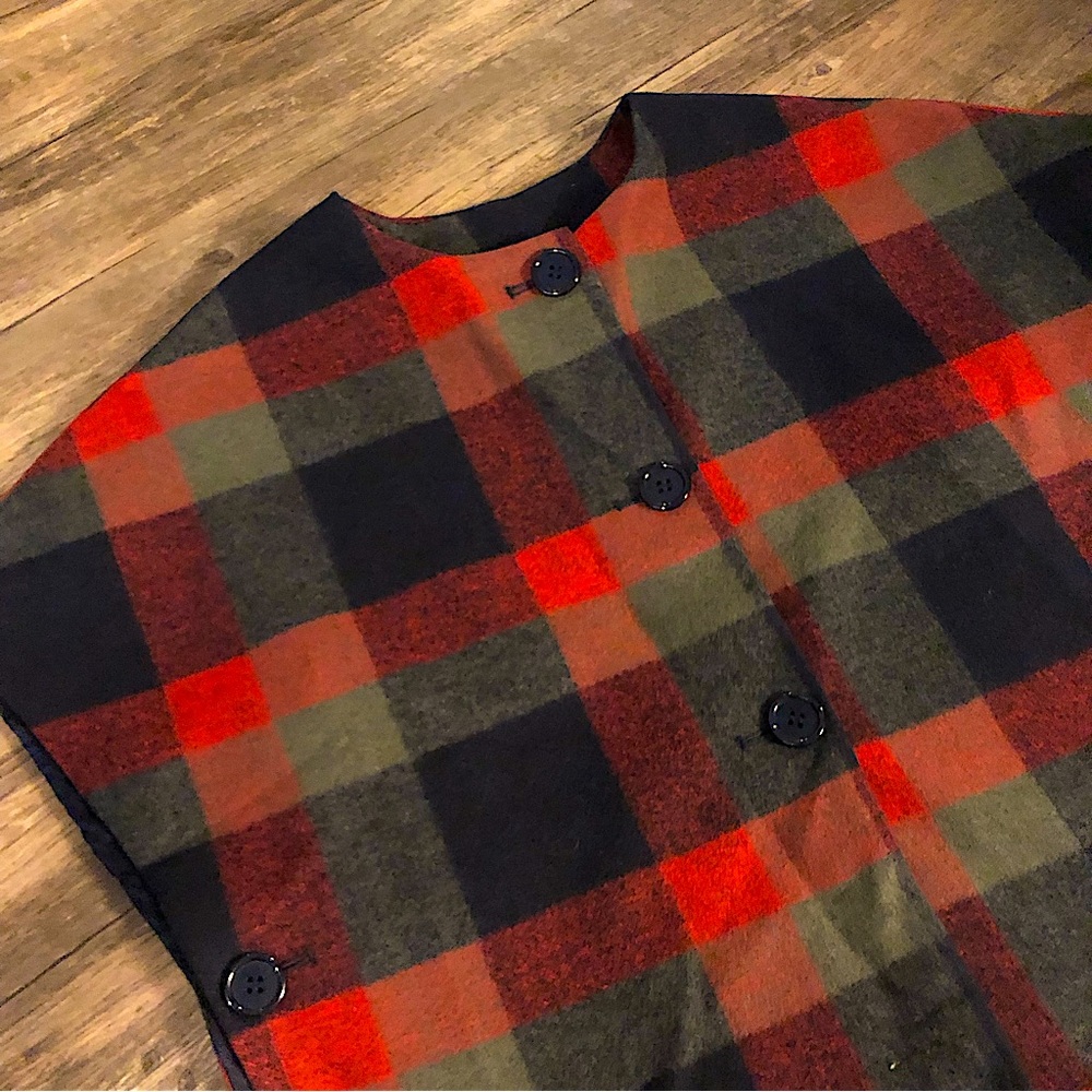 Maeve Anthropologie NWT plaid boxy cropped button front cape/poncho one …